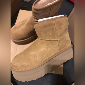 UGG classic mini platform chestnut size 9 women